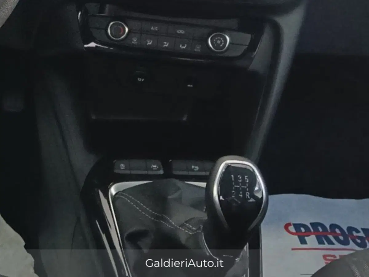 Opel Corsa nuova a Salerno (11)