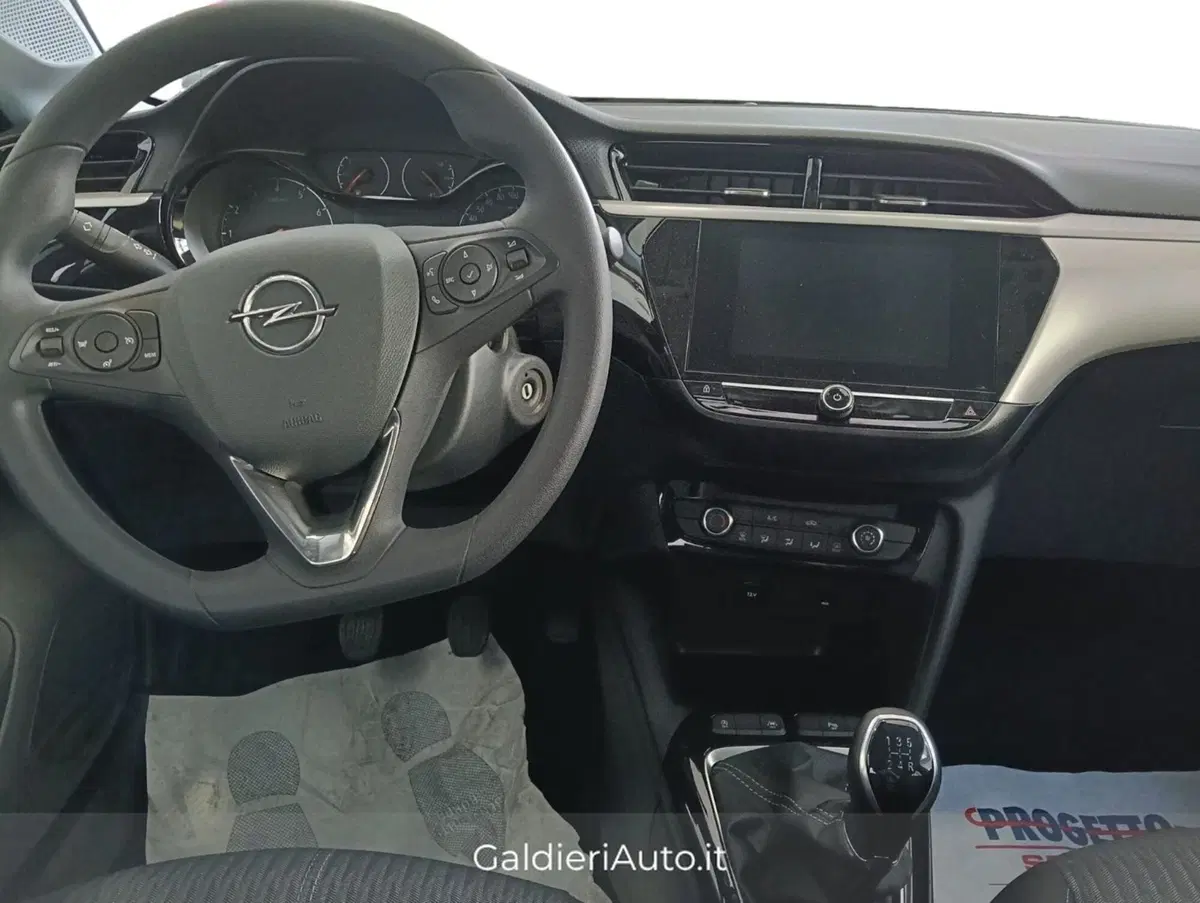 Opel Corsa nuova a Salerno (5)