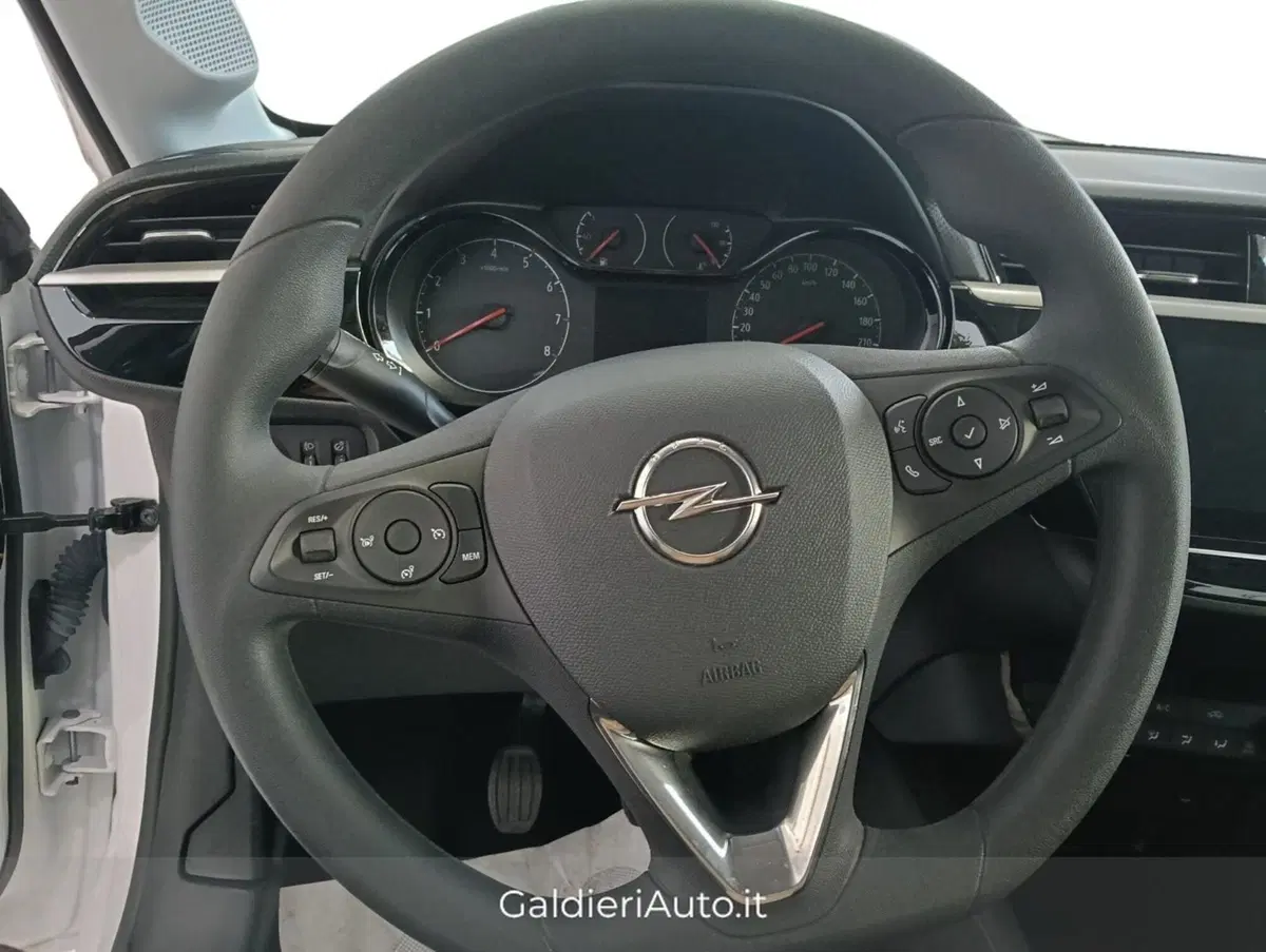 Opel Corsa nuova a Salerno (7)