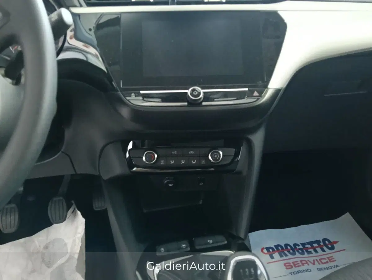 Opel Corsa nuova a Salerno (8)
