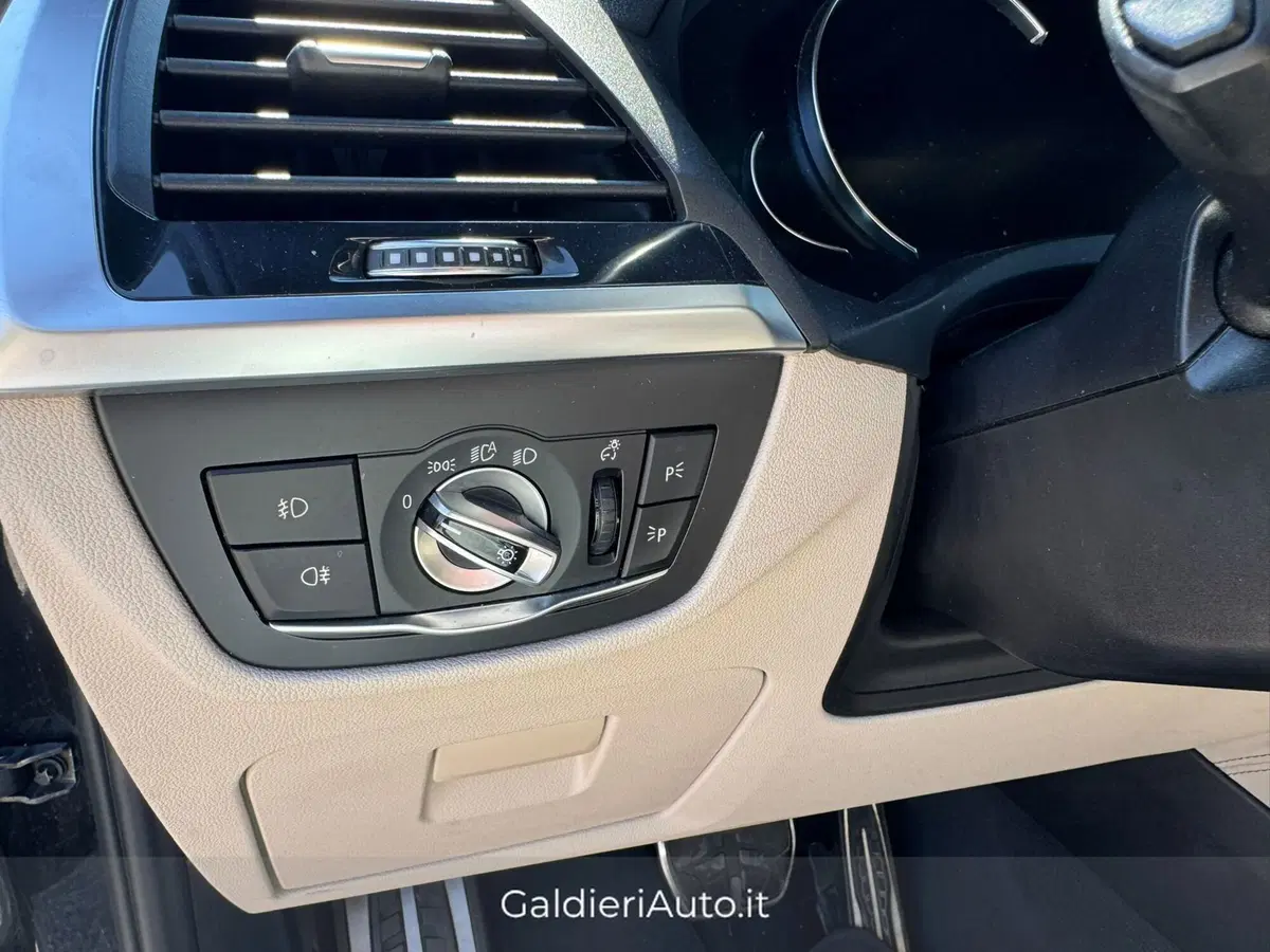 BMW X4 usata a Salerno (18)