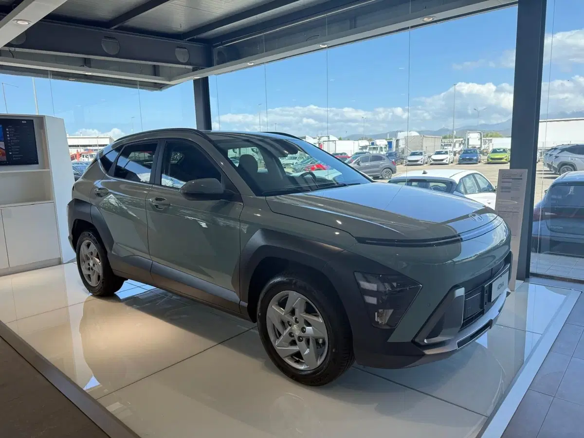 Hyundai Kona nuova a Frosinone (15)