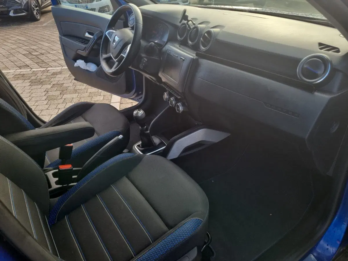 Dacia Duster usata a Lucca (15)