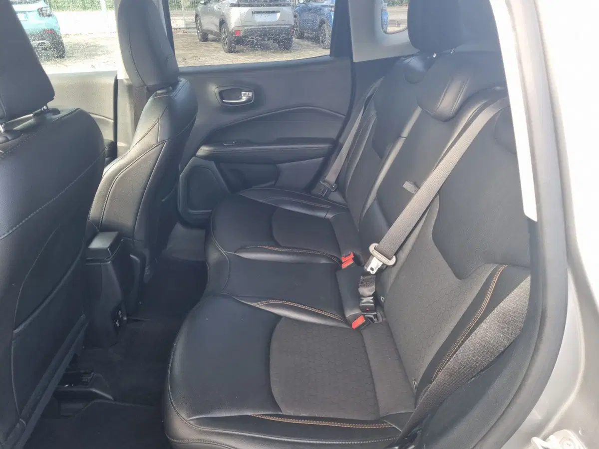 Jeep Compass usata a Lucca (11)