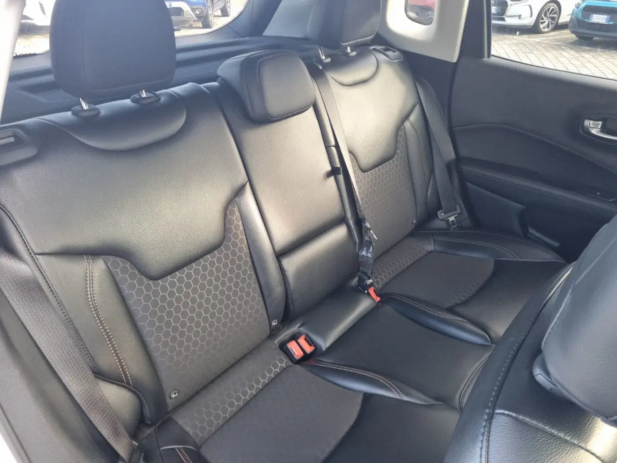 Jeep Compass usata a Lucca (15)