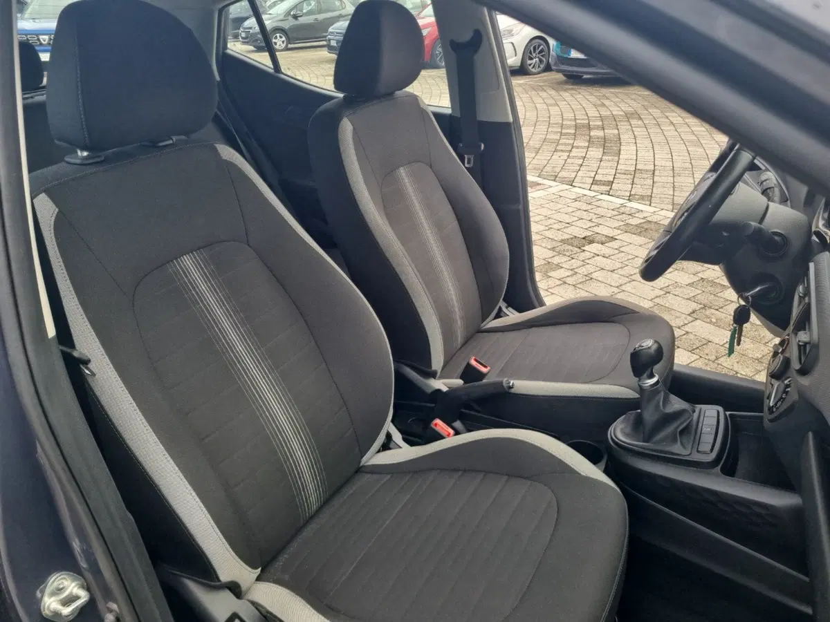 Hyundai i10 usata a Lucca (15)