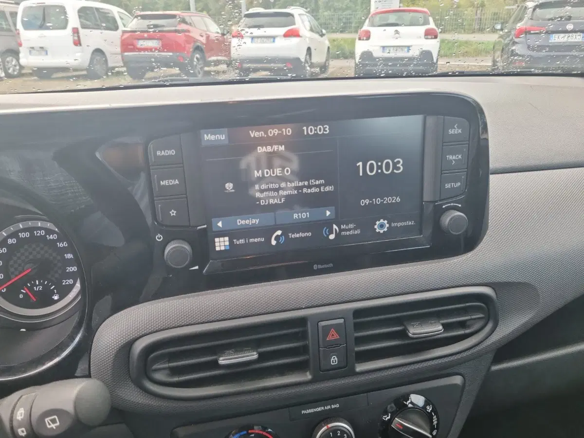 Hyundai i10 usata a Lucca (9)