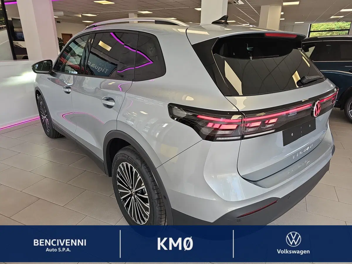 Volkswagen Tiguan nuova a Reggio Calabria (11)