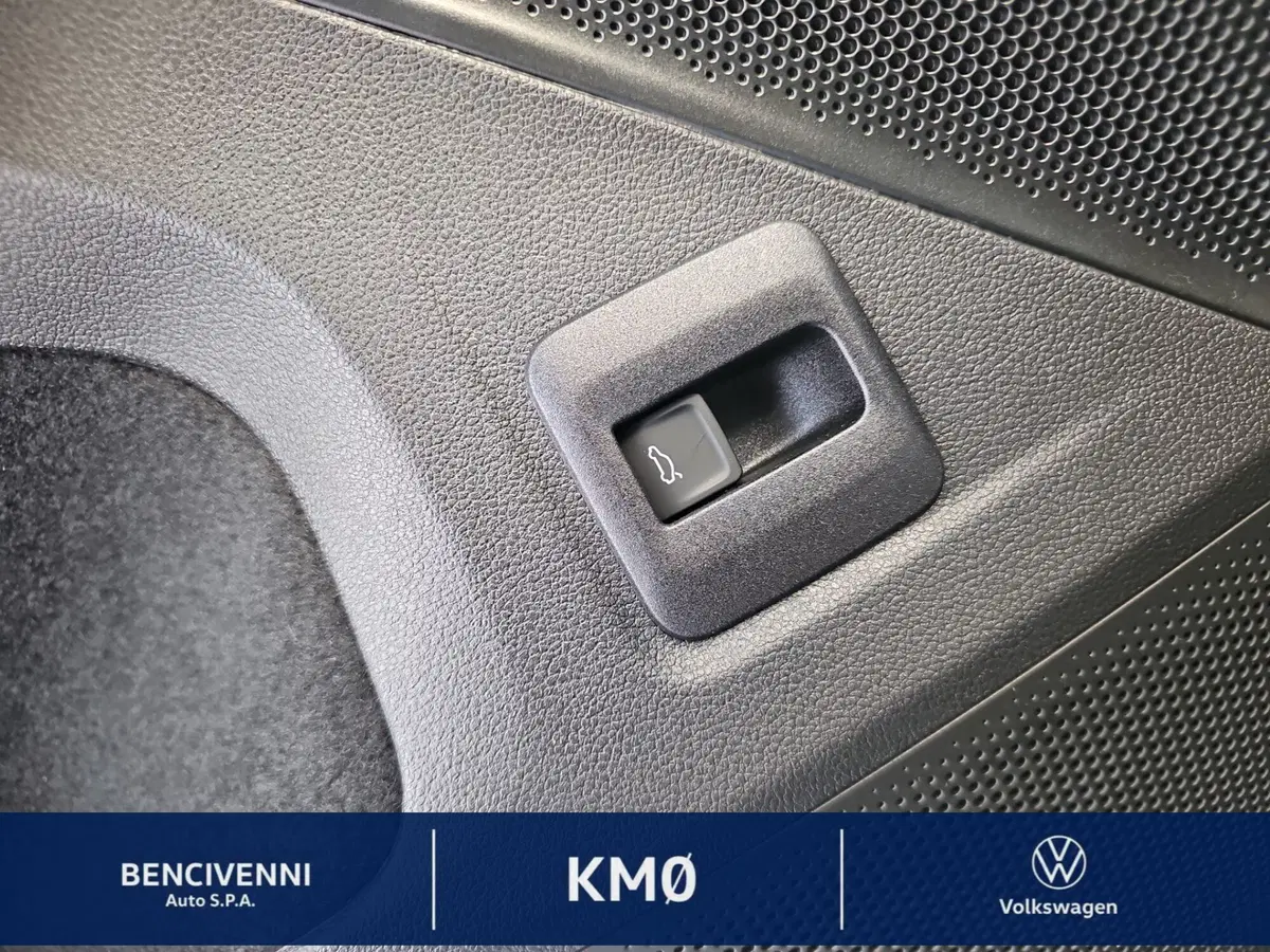 Volkswagen Tiguan nuova a Reggio Calabria (18)