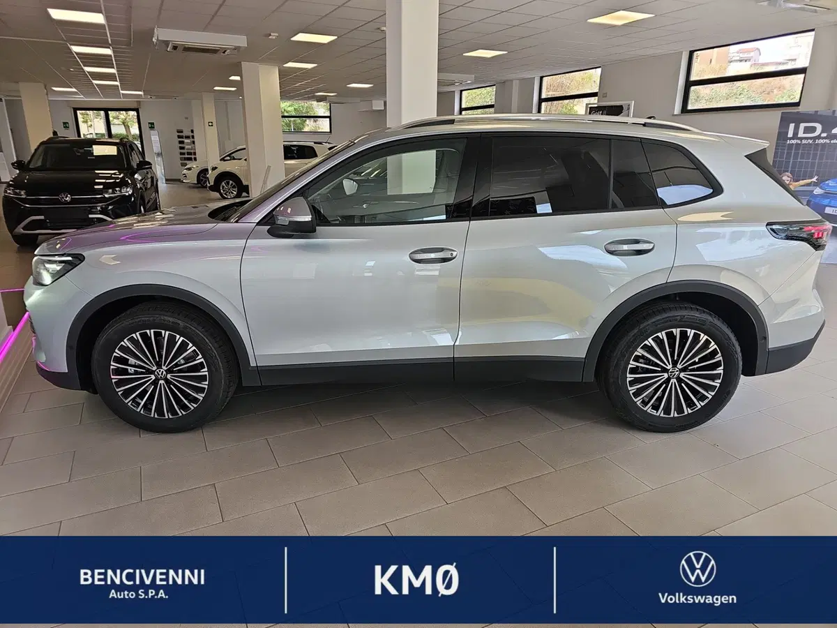 Volkswagen Tiguan nuova a Reggio Calabria (7)