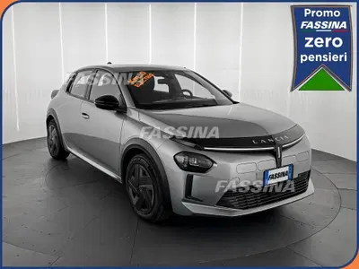 Lancia Ypsilon 54kWh LX 156cv nuova a Milano