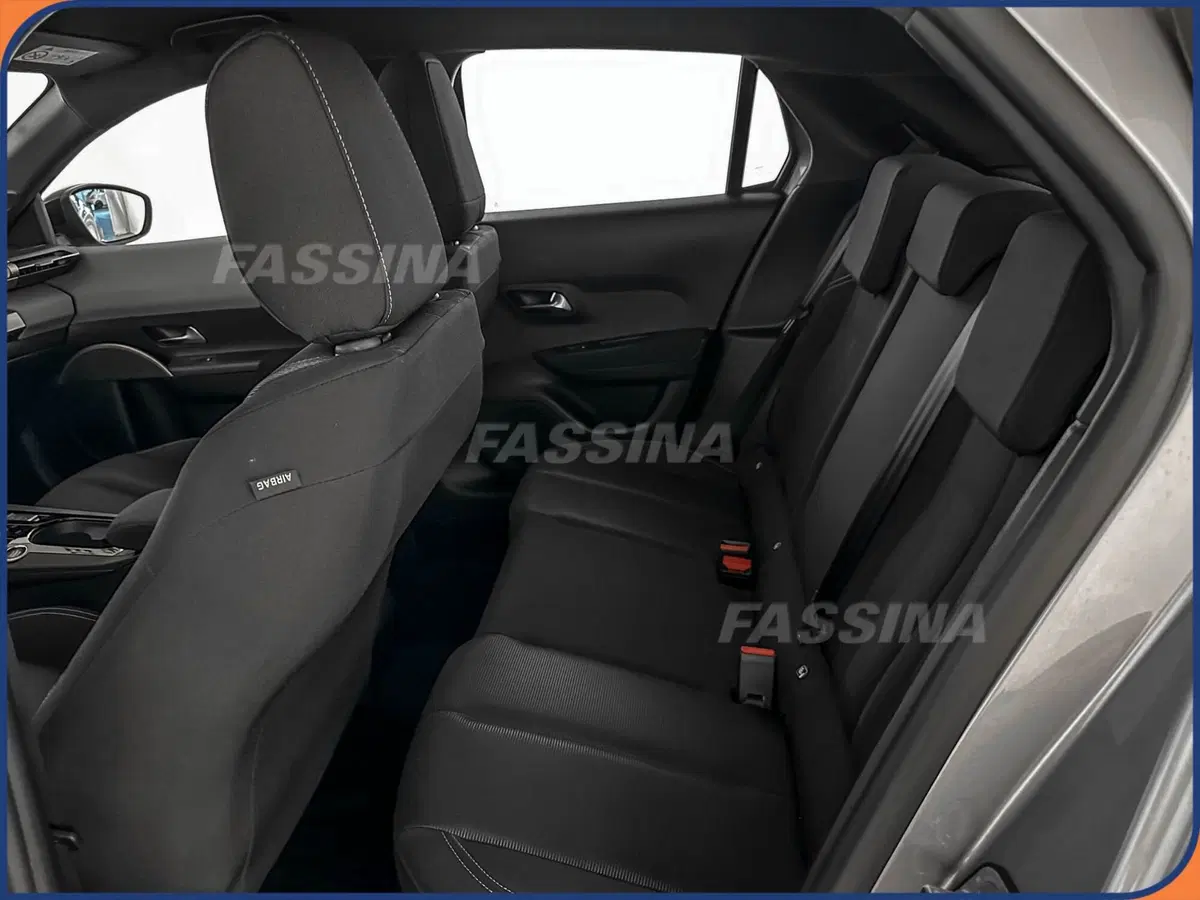 Lancia Ypsilon nuova a Milano (10)