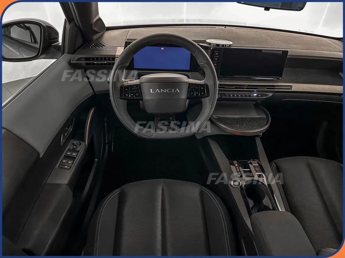 Lancia Ypsilon nuova a Milano (11)
