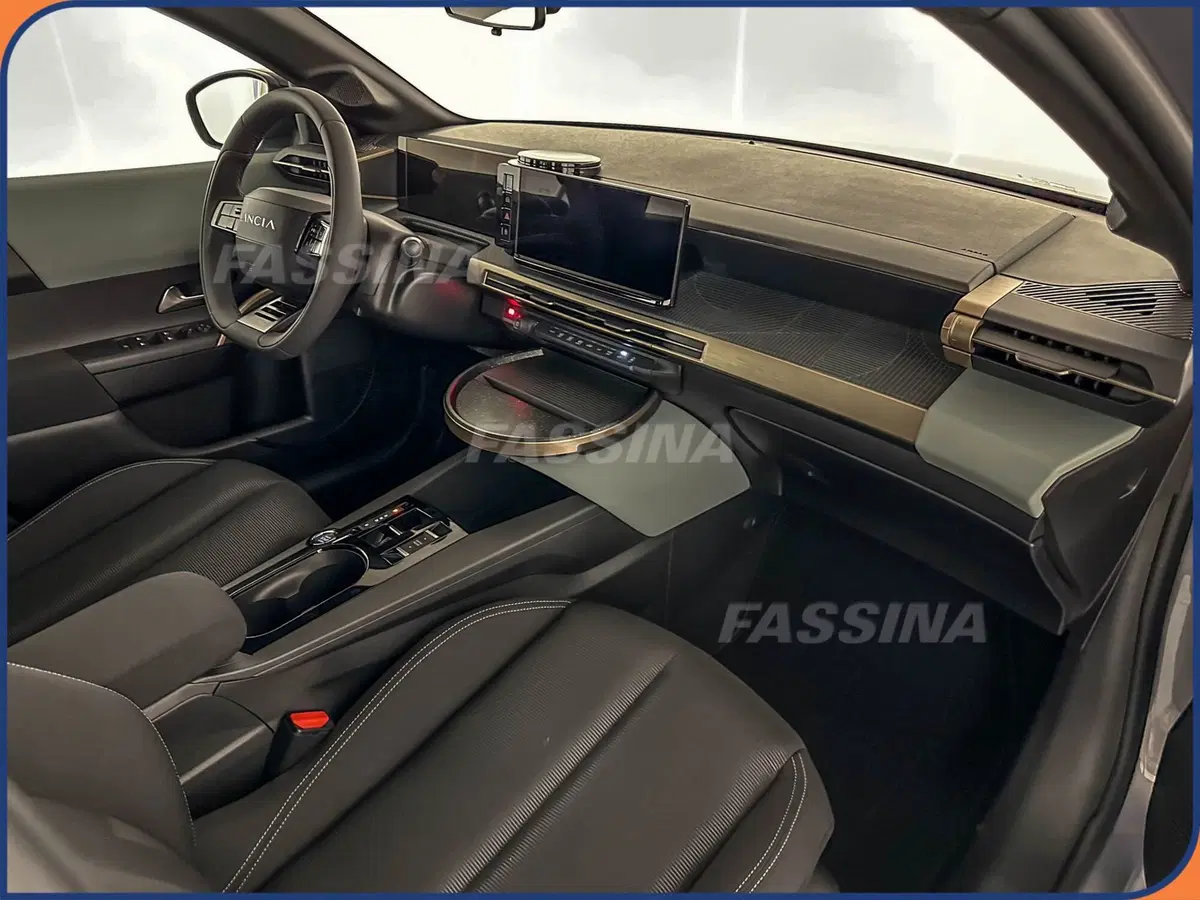 Lancia Ypsilon nuova a Milano (13)