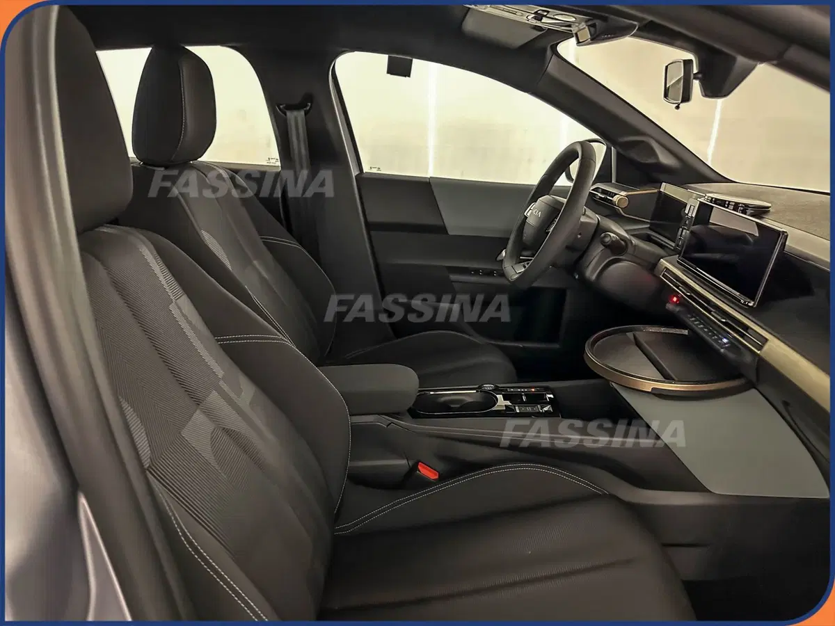 Lancia Ypsilon nuova a Milano (14)