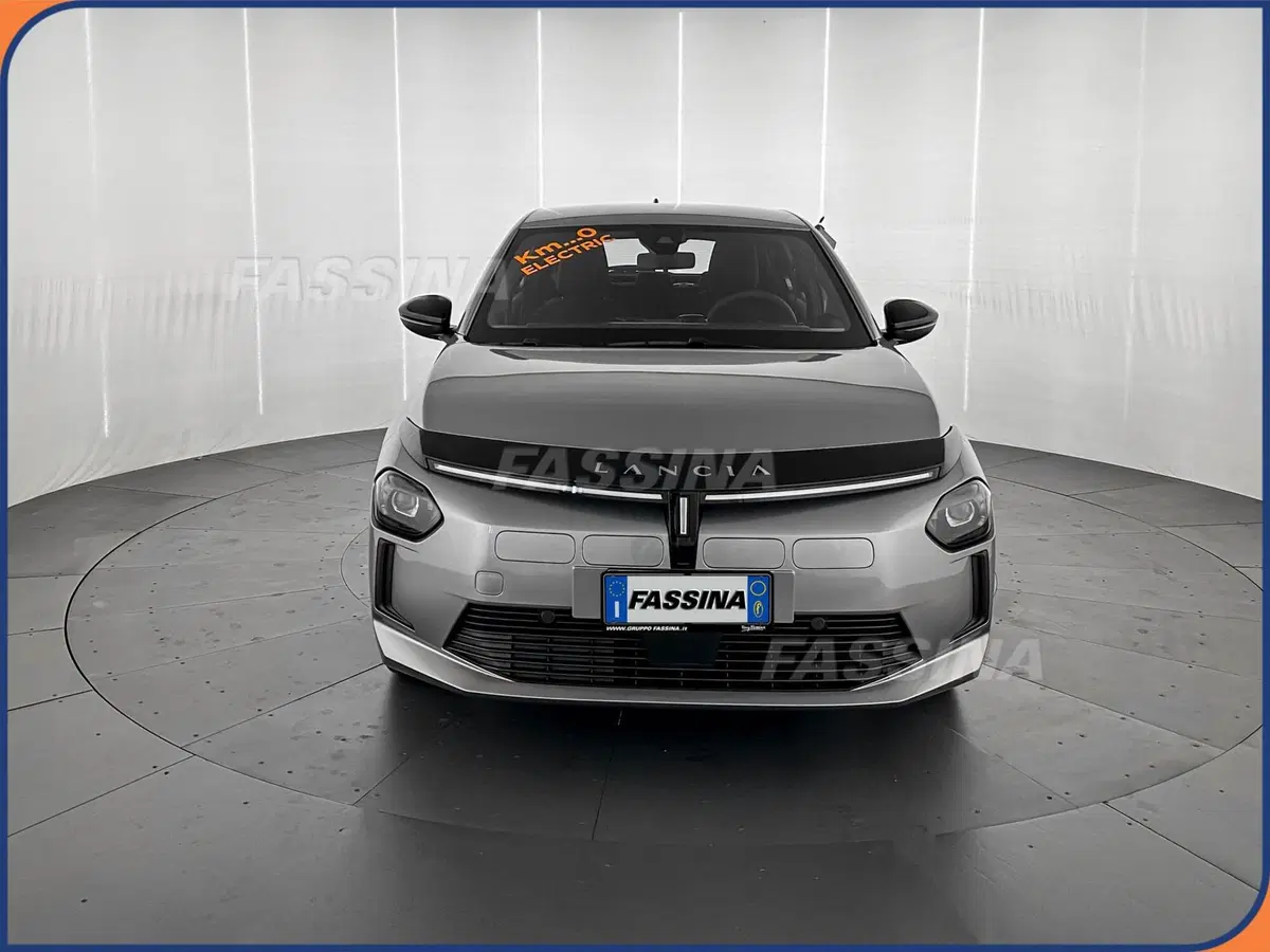 Lancia Ypsilon nuova a Milano (2)