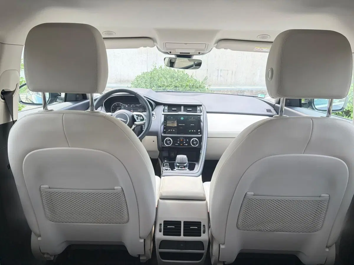 Jaguar E-Pace usata a Salerno (3)