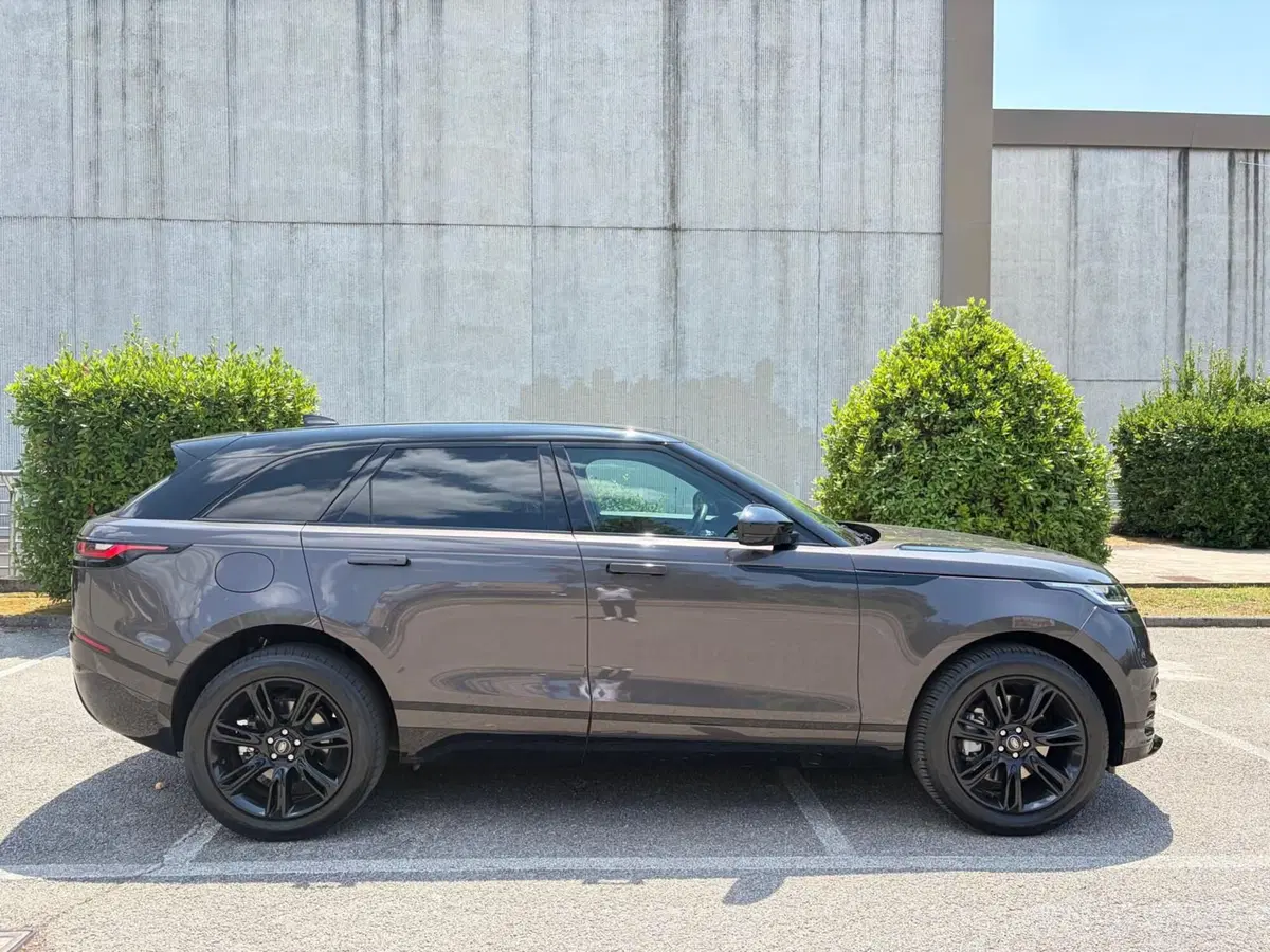 Land Rover Range Rover Velar usata a Salerno (6)