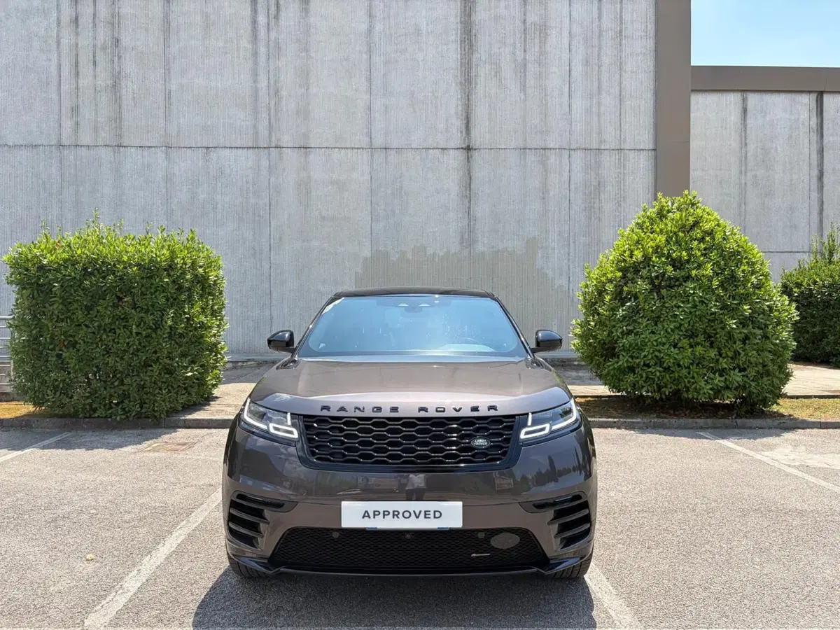 Land Rover Range Rover Velar usata a Salerno (8)