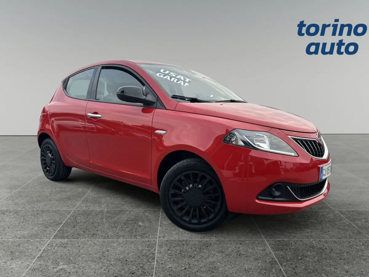 Lancia Ypsilon usata a Cuneo