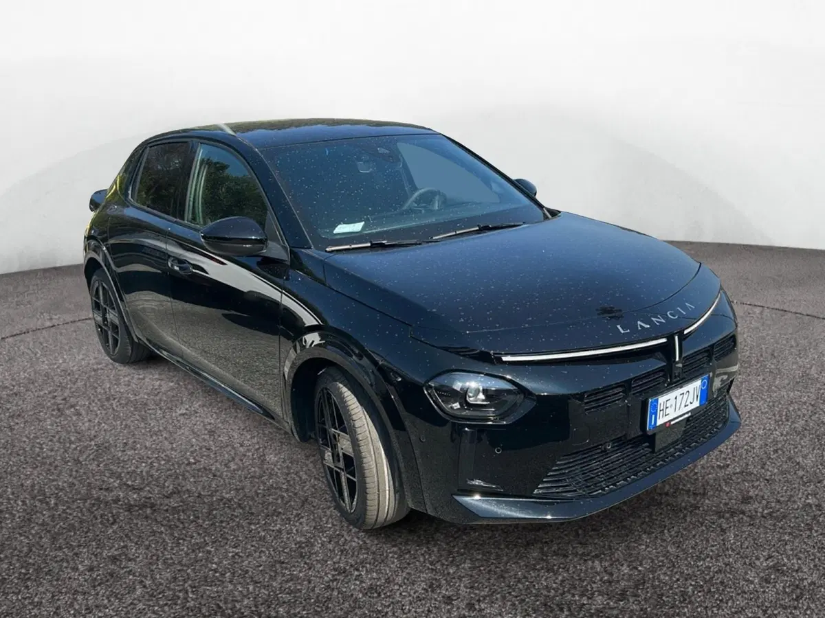 Lancia Ypsilon nuova a Latina (2)