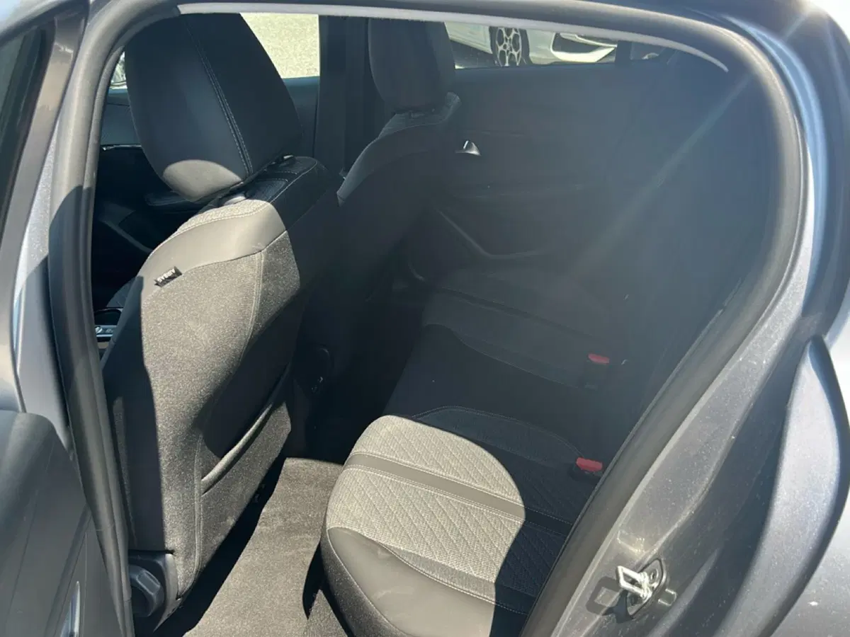 Peugeot 208 usata a Roma (11)