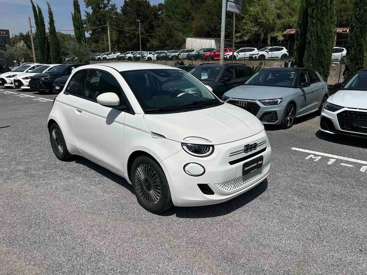 Fiat 500 nuova a Roma