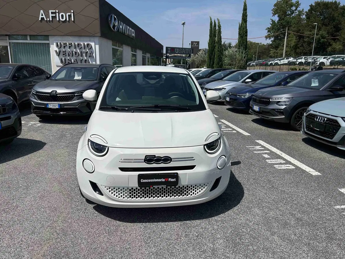 Fiat 500 nuova a Roma (3)