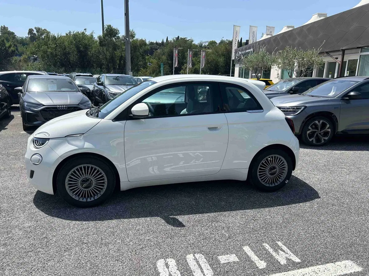 Fiat 500 nuova a Roma (4)