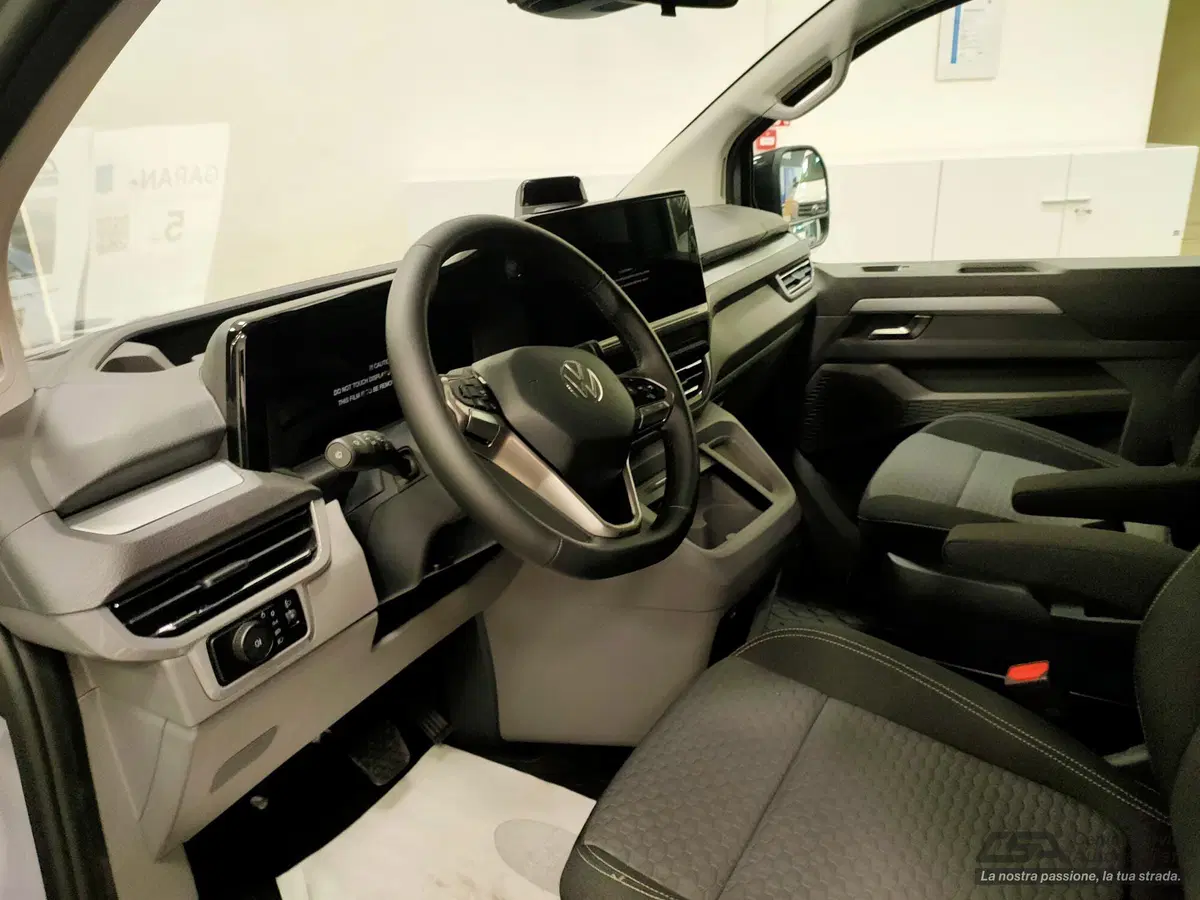 Volkswagen Veicoli Commerciali Caravelle nuova a Bologna (12)