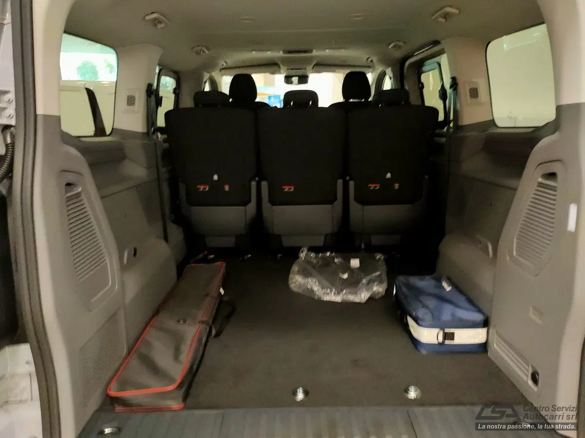 Volkswagen Veicoli Commerciali Caravelle nuova a Bologna (13)