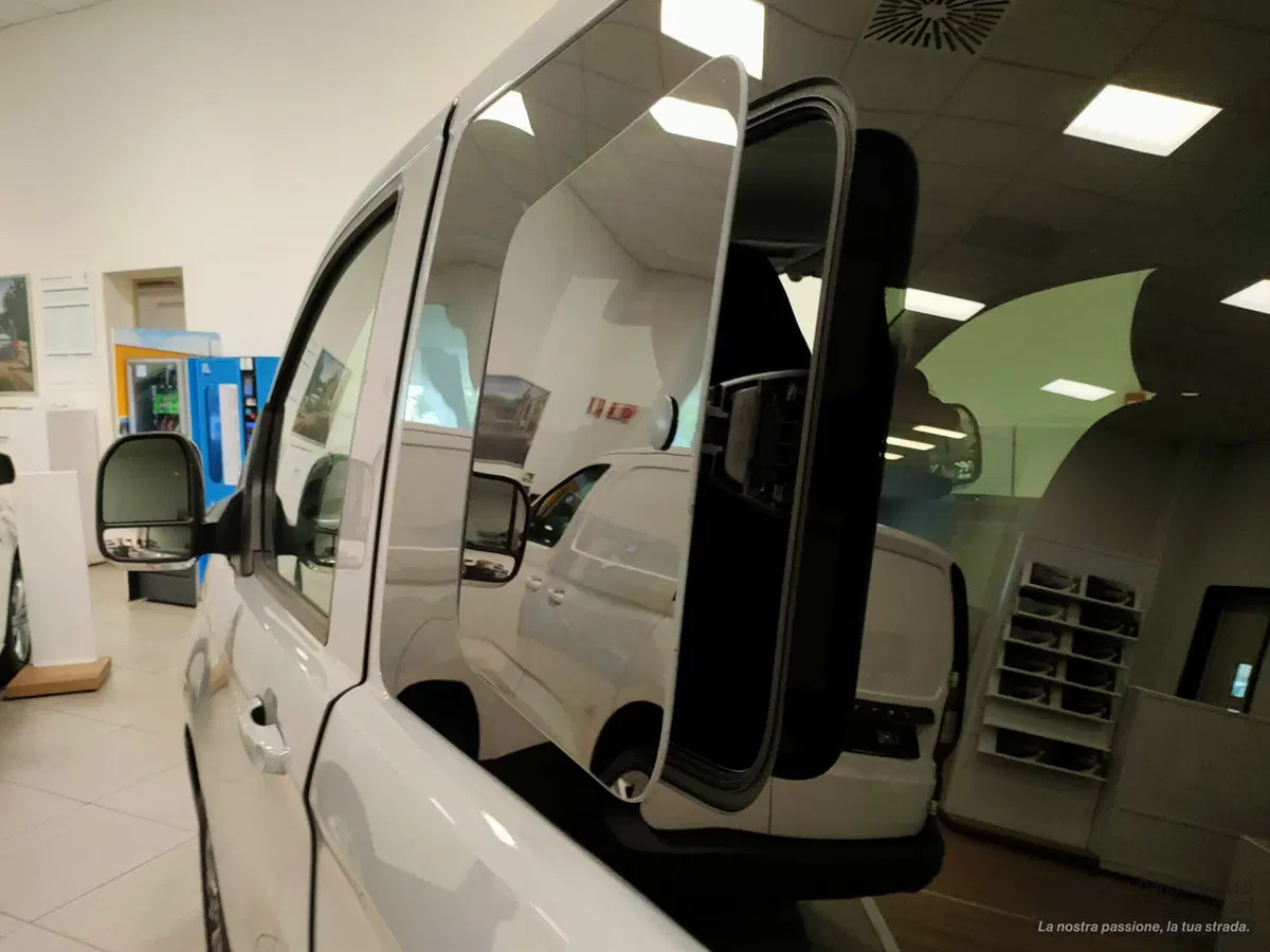 Volkswagen Veicoli Commerciali Caravelle nuova a Bologna (8)