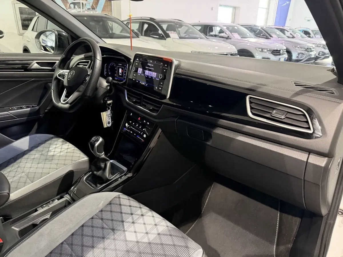 Volkswagen T-Roc usata a Genova (10)
