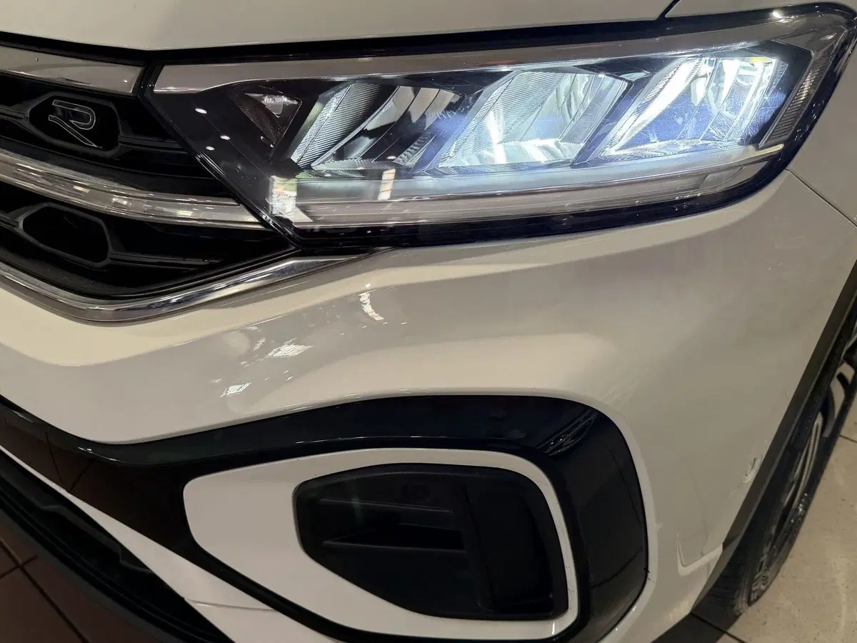 Volkswagen T-Roc usata a Genova (15)
