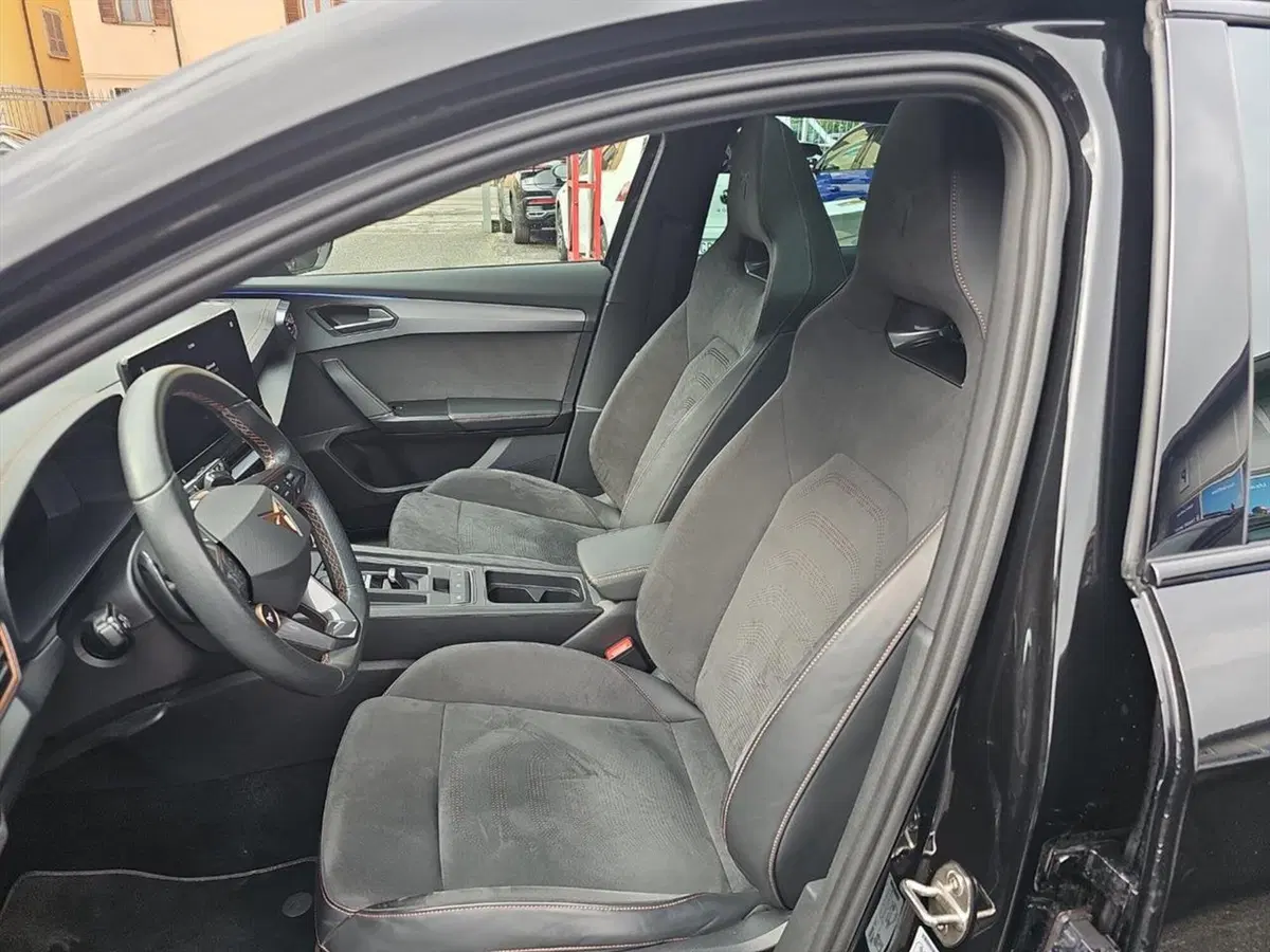 Cupra Formentor usata a Lecco (12)