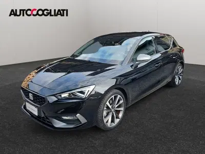 SEAT Leon 1.0 eTSI 110 CV DSG Xcellence del 2023 usata a Merate