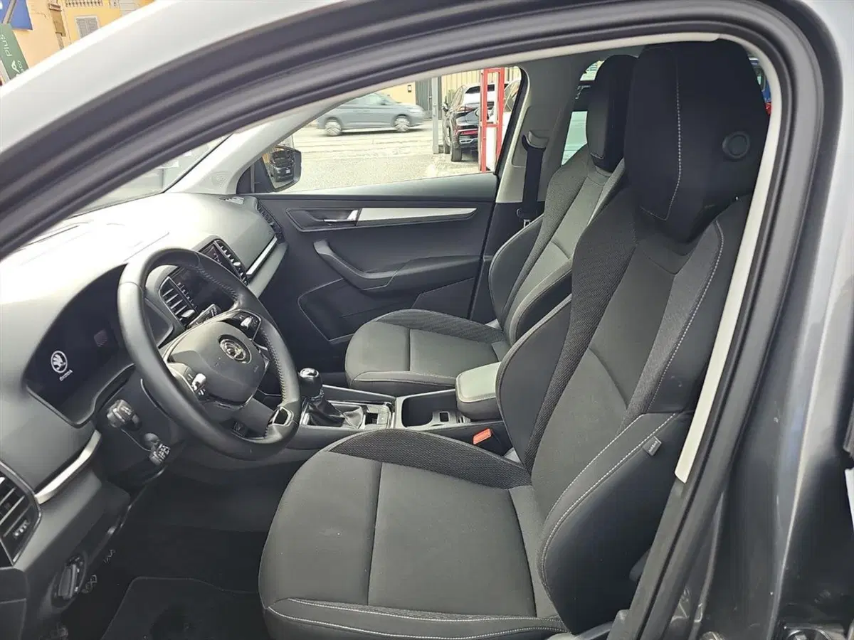 Skoda Karoq usata a Lecco (11)