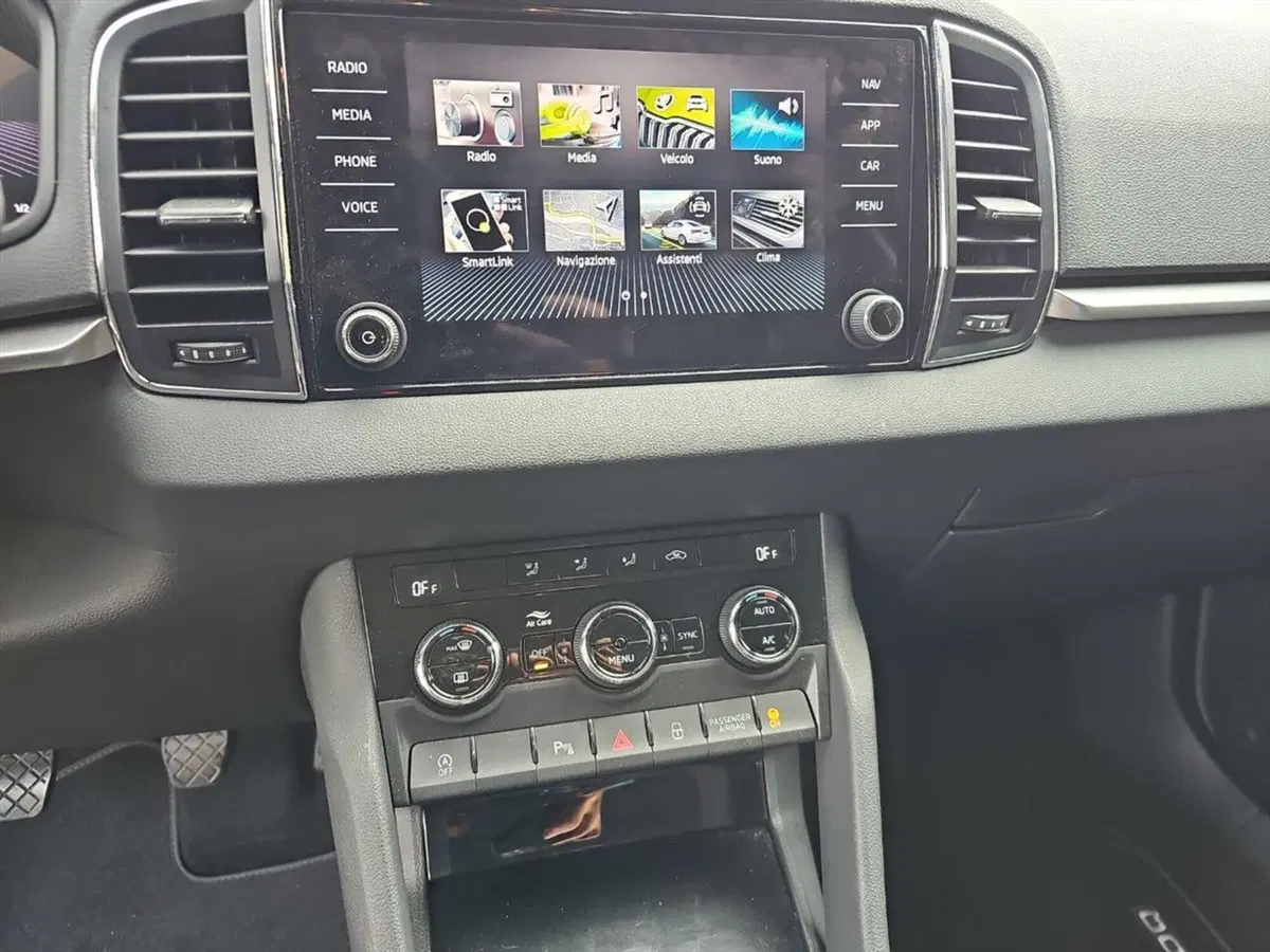 Skoda Karoq usata a Lecco (14)