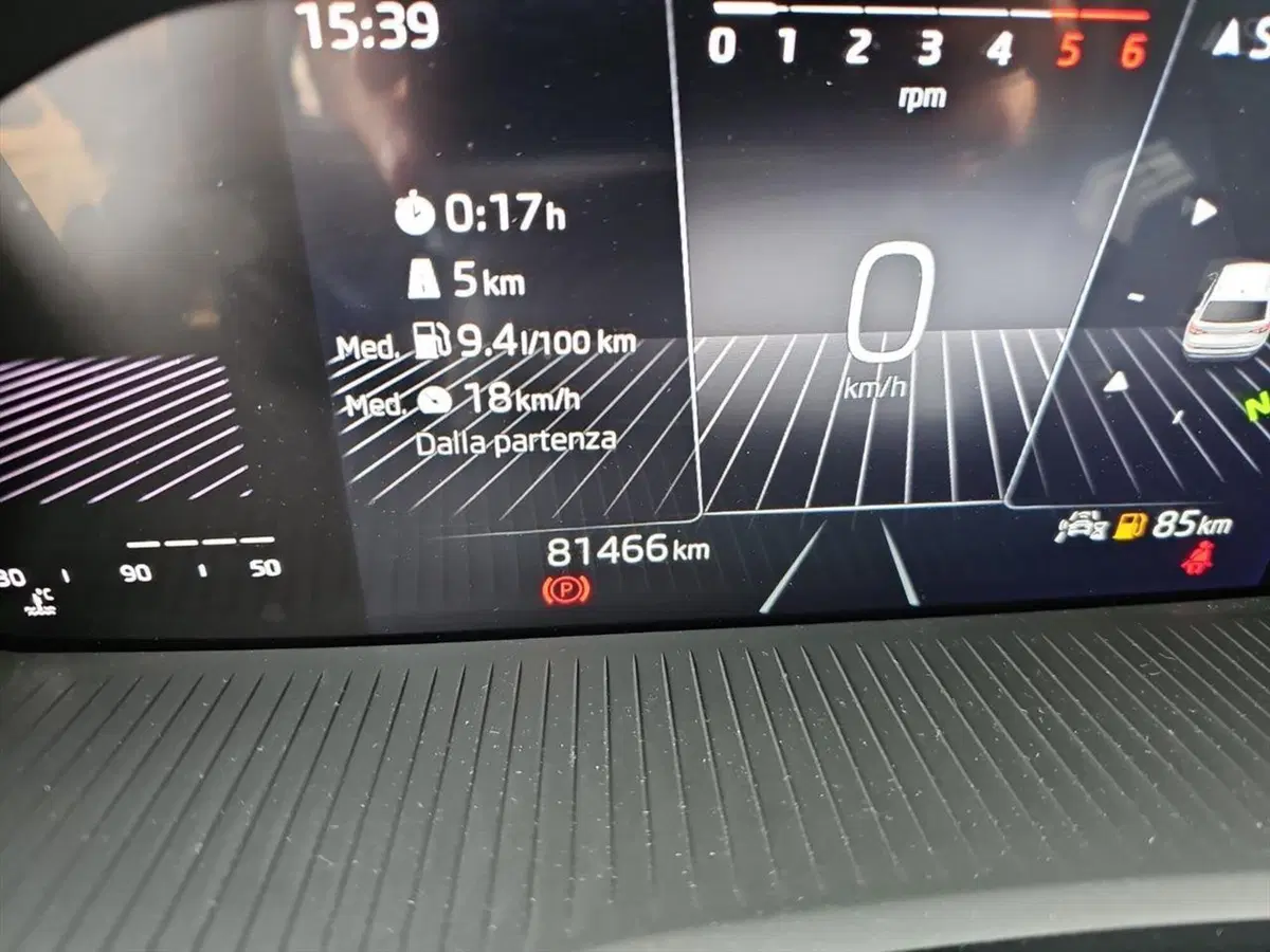 Skoda Karoq usata a Lecco (16)