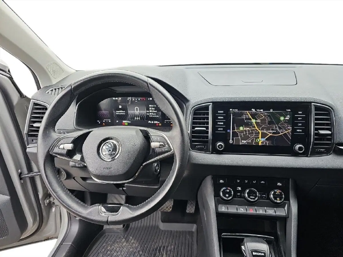 Skoda Karoq usata a Lecco (11)