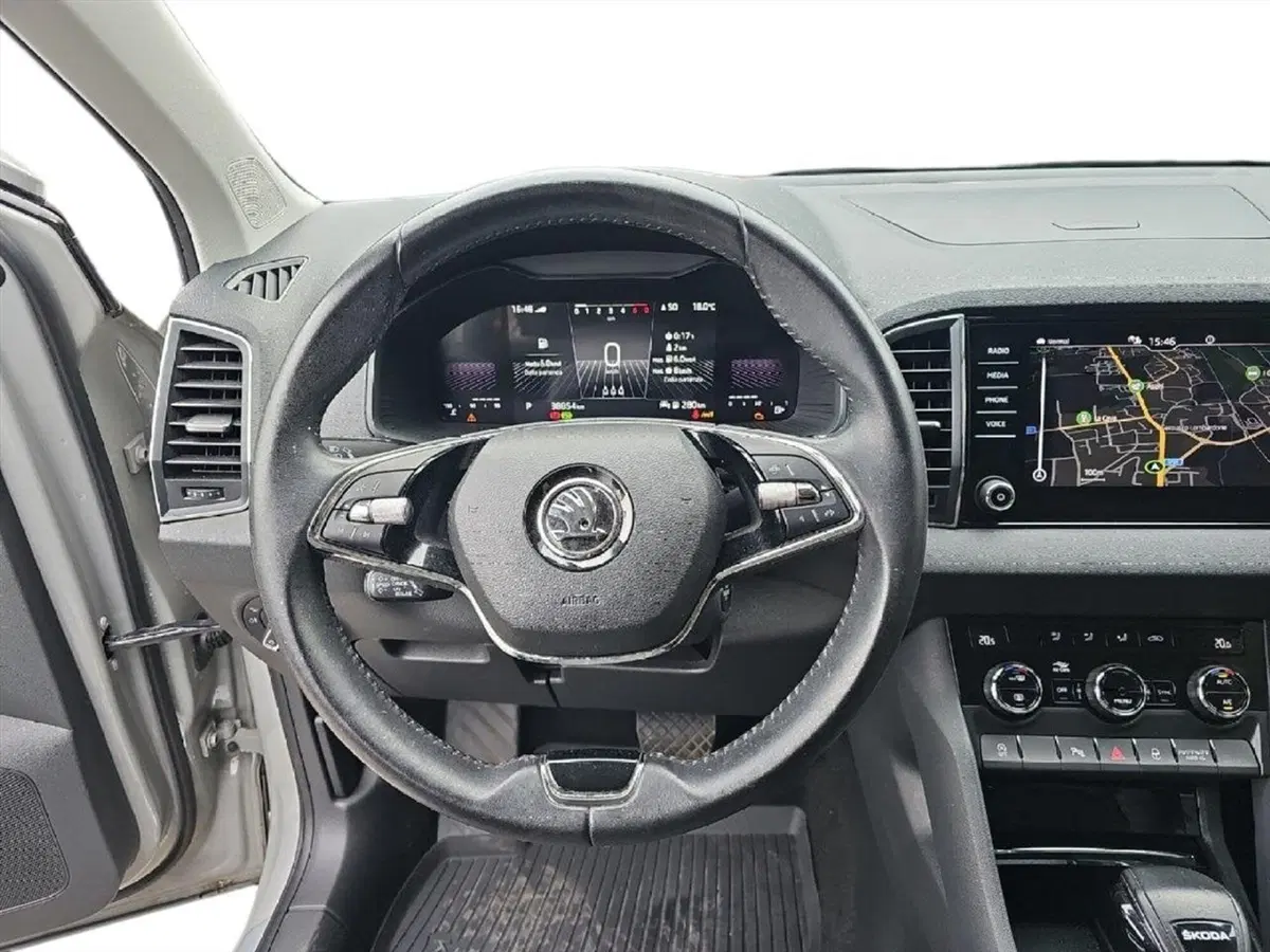 Skoda Karoq usata a Lecco (12)