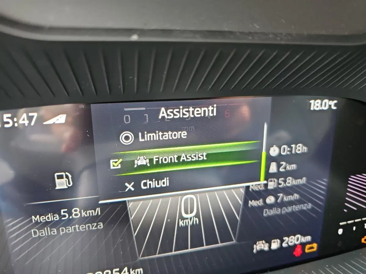 Skoda Karoq usata a Lecco (19)