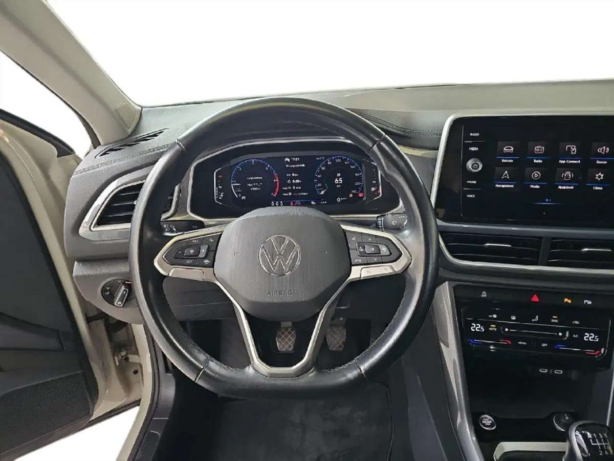 Volkswagen T-Roc usata a Lecco (12)