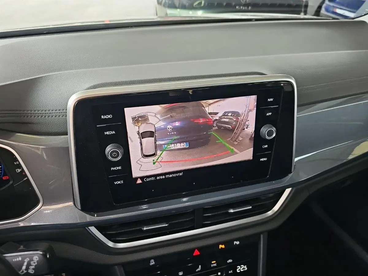 Volkswagen T-Roc usata a Lecco (14)
