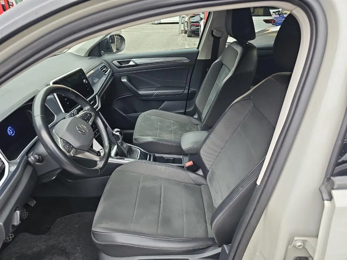 Volkswagen T-Roc usata a Lecco (9)