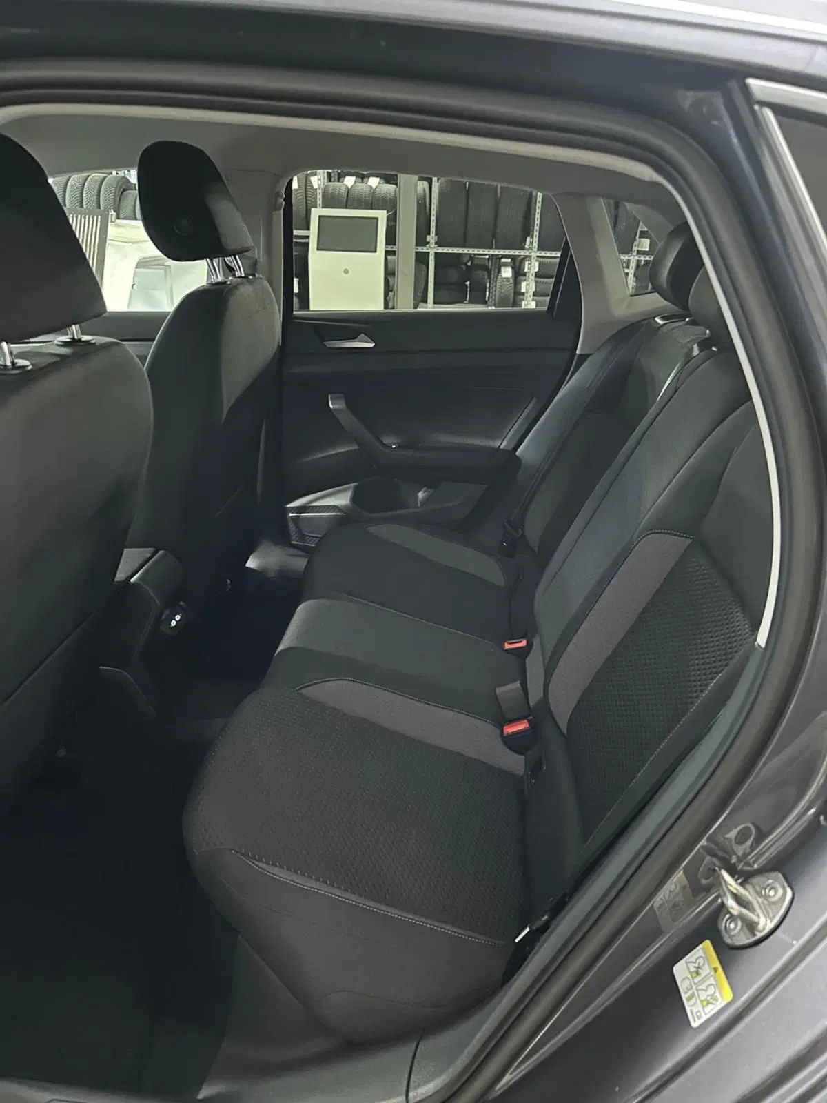 Volkswagen Polo nuova a Lecco (5)