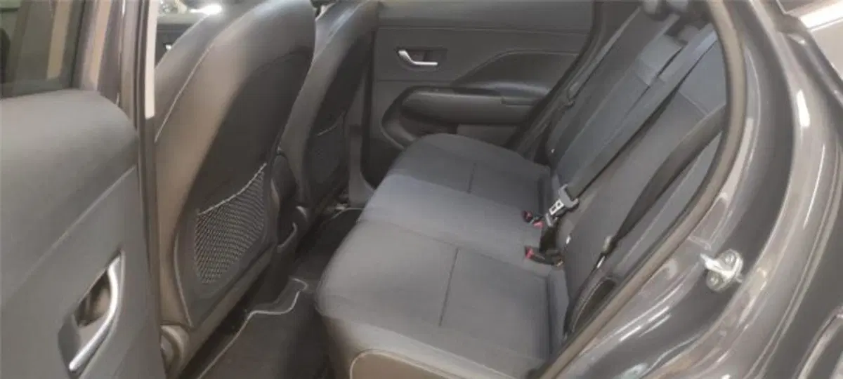 Hyundai Kona nuova a Bari (10)