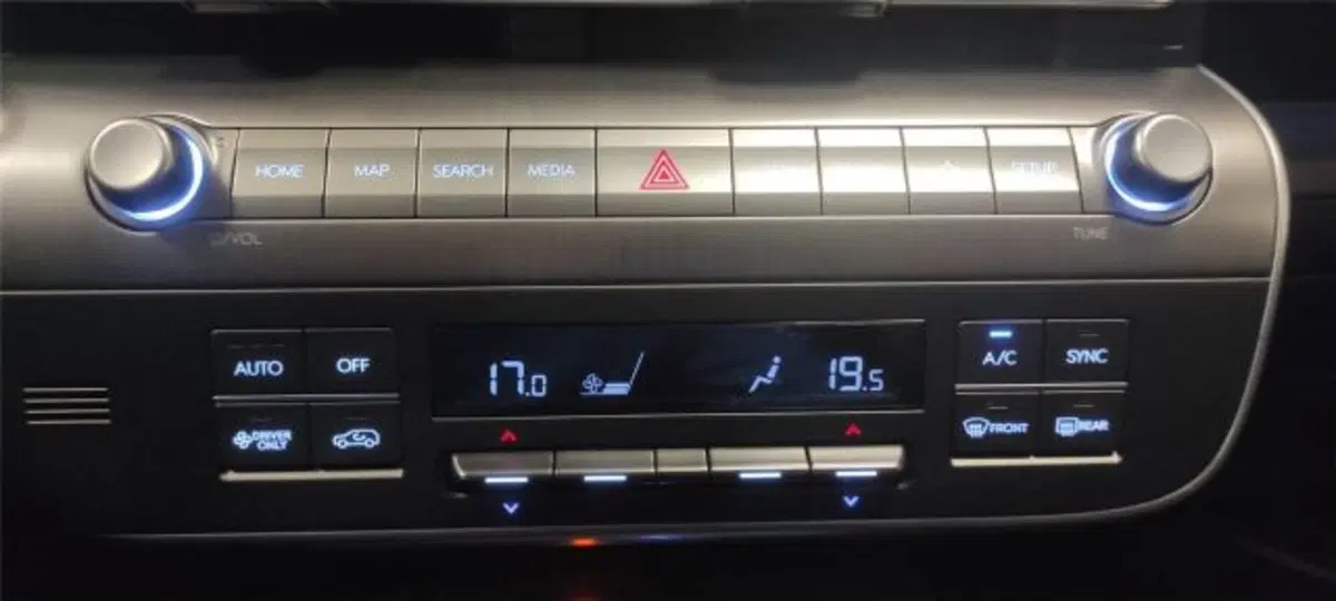 Hyundai Kona nuova a Bari (17)