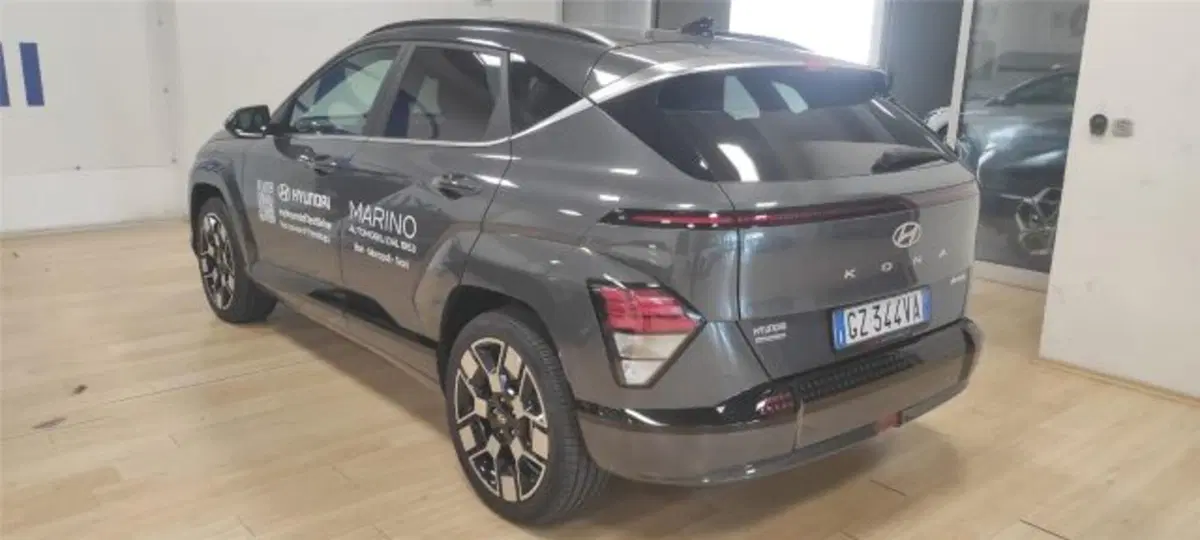 Hyundai Kona nuova a Bari (5)