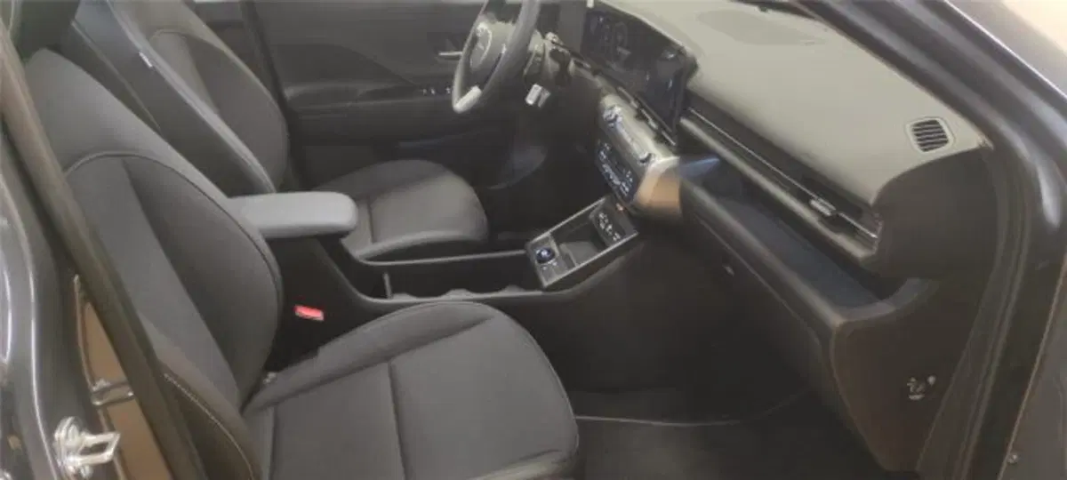 Hyundai Kona nuova a Bari (8)